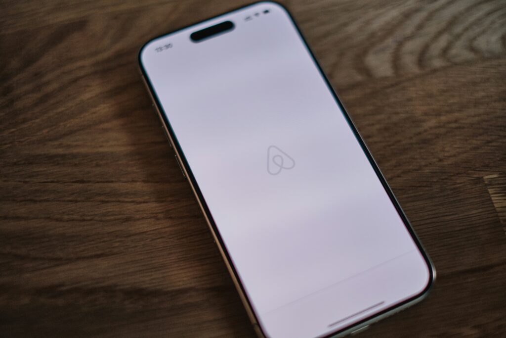 Airbnb logosu